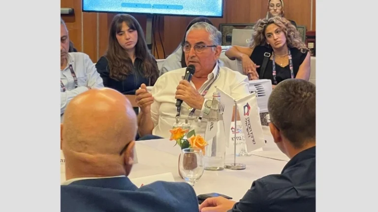 ראש עיריית רעננה חיים ברוידא תוקף את הוועדות המחוזיות: "שמים רגליים במקום לקדם התחדשות עירונית"