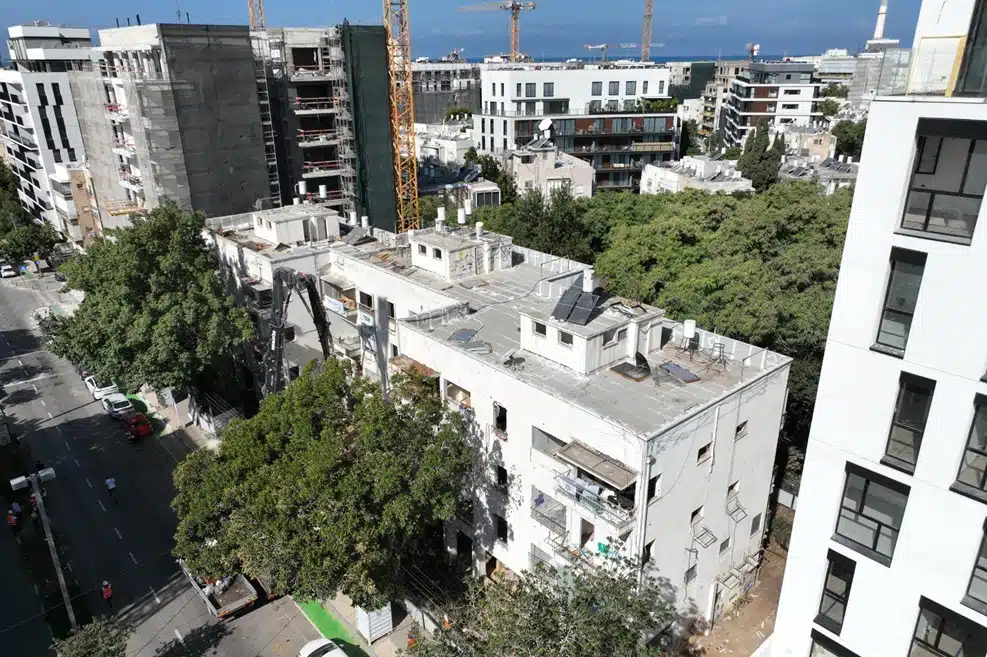 ירידה קלה במחירי הדירות אתרי הבניה ממשיכים לעבוד– ומה קורה בשרון?