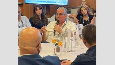 ראש עיריית רעננה חיים ברוידא תוקף את הוועדות המחוזיות: "שמים רגליים במקום לקדם התחדשות עירונית"